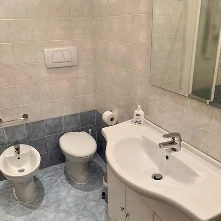 Adorable 2 Bedroom In The Heart Of