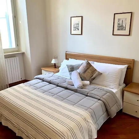 Adorable 2 Bedroom In The Heart Of *